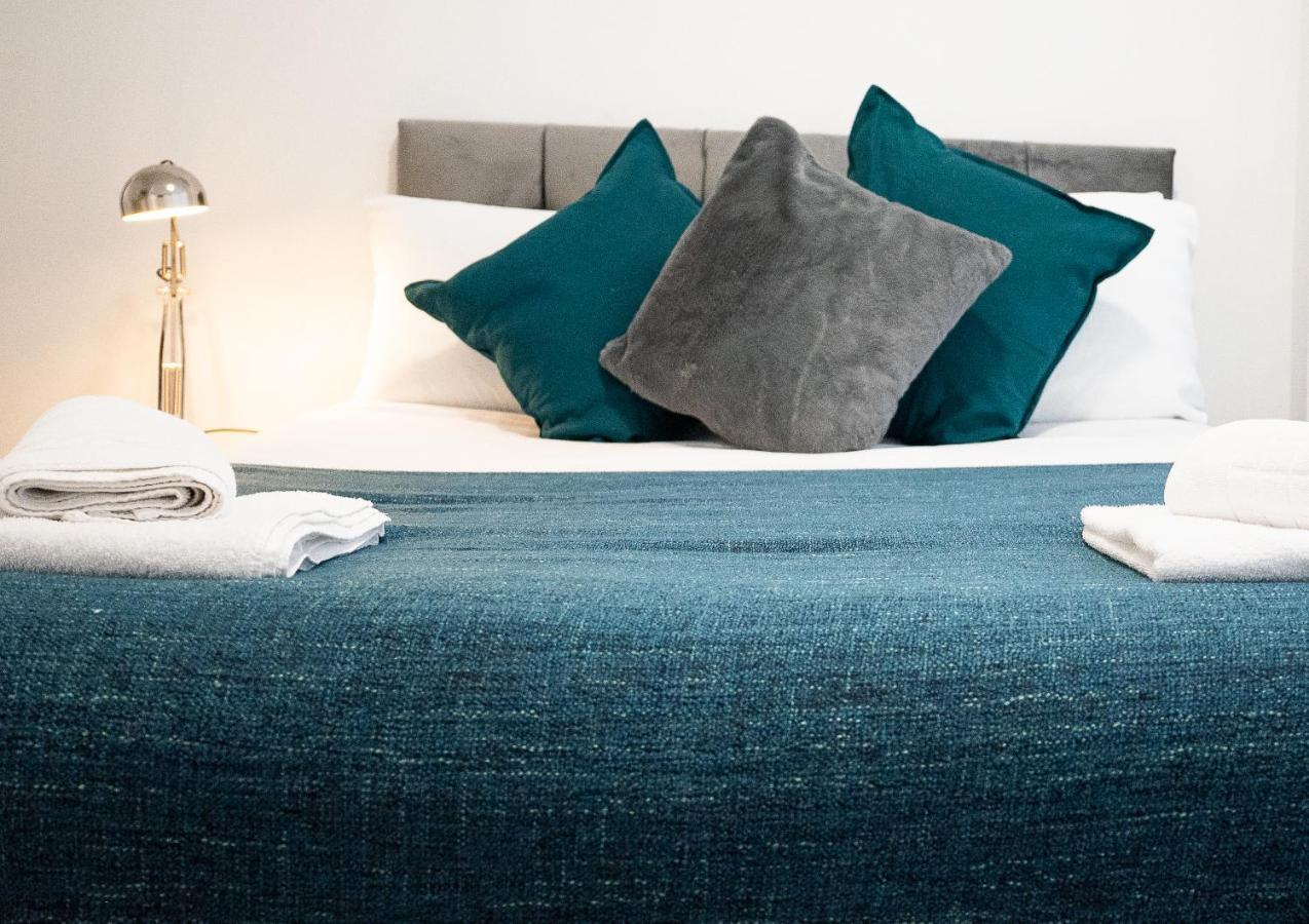 Elmo River Studios - 6 En-Suites In Wallasey - Easy Parking - Short And Long Stays Welcome Exterior photo